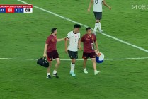 B体育-皇马与英超球员交流合作及转会动态解读